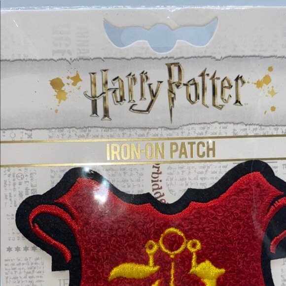 Harry Potter Warner Bros. Red and Yellow Iron-On Patch - Picture 5 of 7